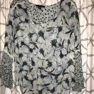 Karen Kane bell sleeve blouse